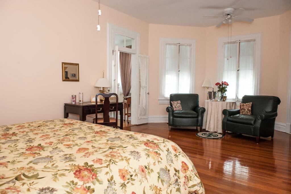 Cedars & Beeches Bed & Breakfast Long Branch Phòng bức ảnh