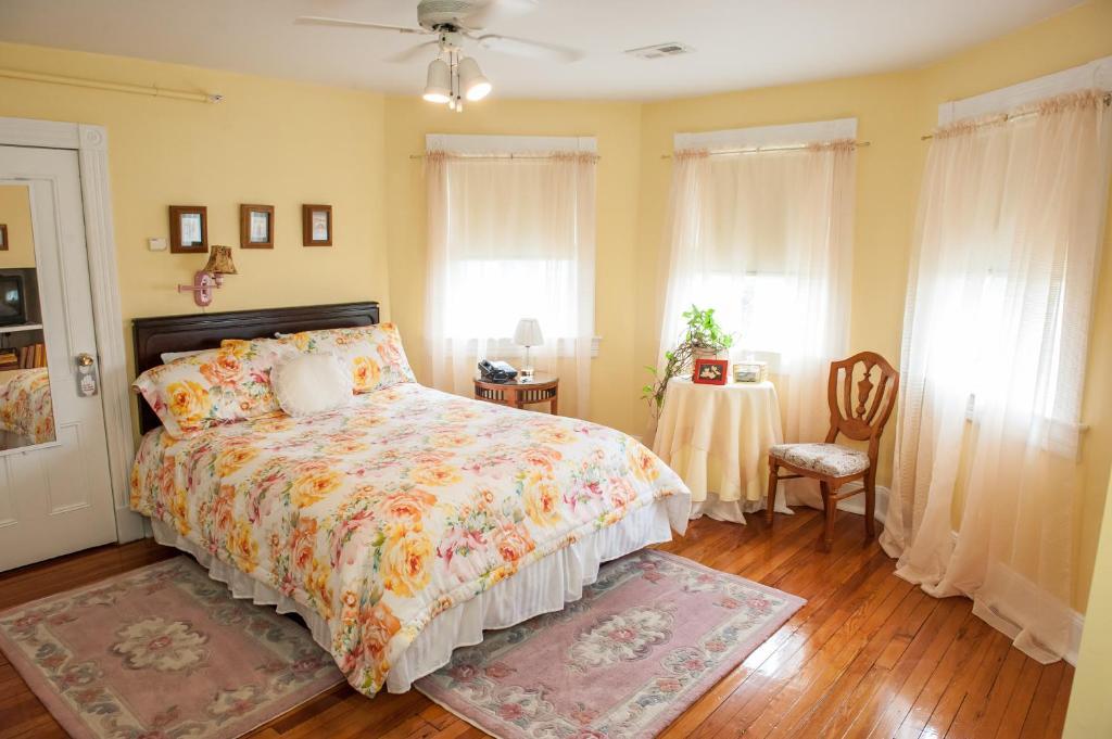 Cedars & Beeches Bed & Breakfast Long Branch Phòng bức ảnh