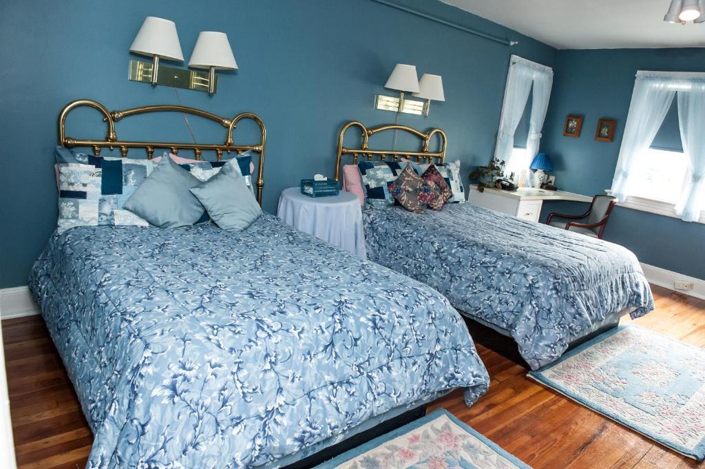Cedars & Beeches Bed & Breakfast Long Branch Phòng bức ảnh